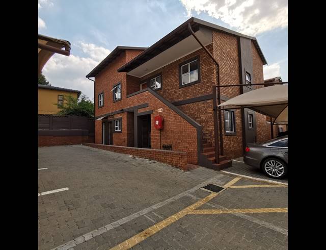 2 BEDROOM APARTMENT SOLD IN LYNDHURST